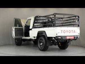 Toyota Land Cruiser 79 4.5D-4D V8 single cab LX - Image 10