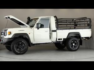 Toyota Land Cruiser 79 4.5D-4D V8 single cab LX - Image 12