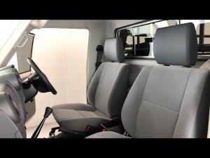 Toyota Land Cruiser 79 4.5D-4D V8 single cab LX - Image 21