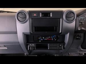 Toyota Land Cruiser 79 4.5D-4D V8 single cab LX - Image 24