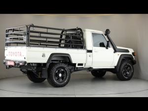 Toyota Land Cruiser 79 4.5D-4D V8 single cab LX - Image 2