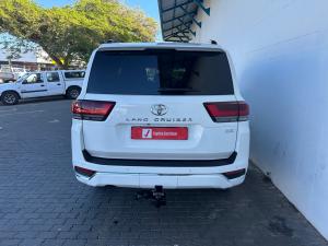 Toyota Land Cruiser 300 3.5T ZX - Image 6