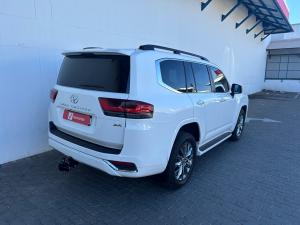Toyota Land Cruiser 300 3.5T ZX - Image 3