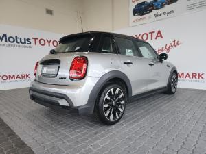 MINI Hatch Cooper Hatch 5-door - Image 2