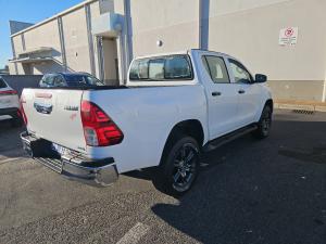 Toyota Hilux 2.4GD-6 double cab 4x4 Raider manual - Image 2