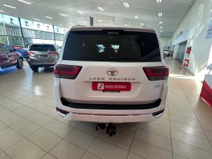 Toyota Land Cruiser 300 3.3D ZX - Image 5