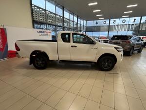 Toyota Hilux 2.4GD-6 Xtra cab Raider auto - Image 3