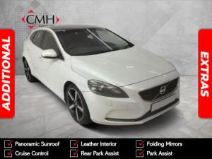 Volvo V40 Cross Country T4 Momentum auto - Image 1