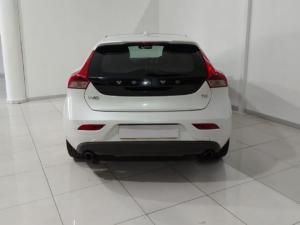 Volvo V40 Cross Country T4 Momentum auto - Image 4