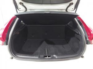 Volvo V40 Cross Country T4 Momentum auto - Image 5
