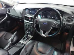 Volvo V40 Cross Country T4 Momentum auto - Image 6