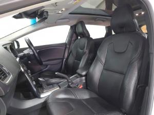 Volvo V40 Cross Country T4 Momentum auto - Image 7
