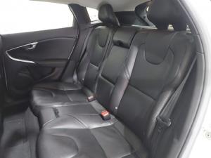 Volvo V40 Cross Country T4 Momentum auto - Image 8