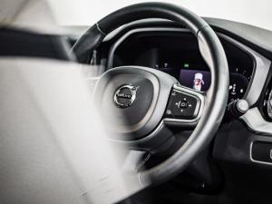 Volvo XC60 B5 AWD Essential - Image 11