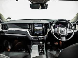 Volvo XC60 B5 AWD Essential - Image 13