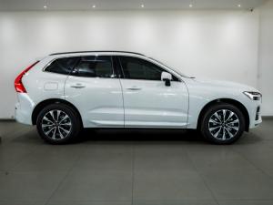 Volvo XC60 B5 AWD Essential - Image 8