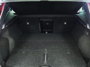 Volvo XC40 B4 Plus Dark - Image 11