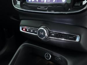 Volvo XC40 B4 Plus Dark - Image 22