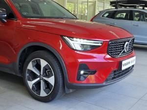 Volvo XC40 B4 Plus Dark - Image 2