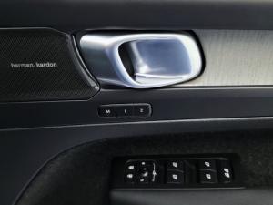 Volvo XC40 B4 Ultimate Dark - Image 21