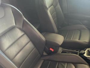 Volkswagen T-Roc 2.0TSI 140kW 4Motion R-Line - Image 11