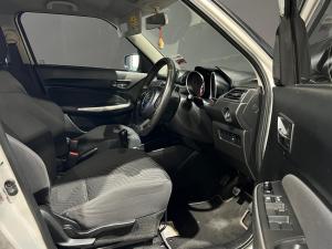 Suzuki Swift 1.2 GLX auto - Image 16