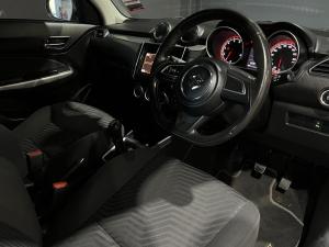 Suzuki Swift 1.2 GLX auto - Image 9