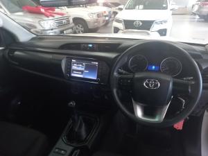 Toyota Hilux 2.4GD-6 single cab 4x4 Raider manual - Image 8