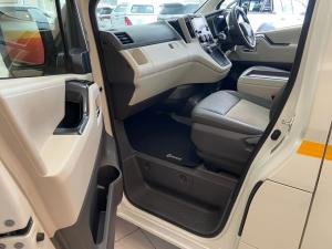 Toyota Quantum 2.8 SLWB bus 14-seater GL auto - Image 7