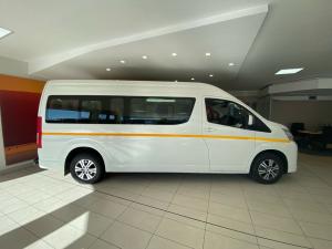 Toyota Quantum 2.8 SLWB bus 14-seater GL auto - Image 3