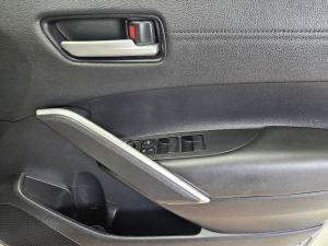Toyota Corolla Cross 1.8 Hybrid XS - Image 20