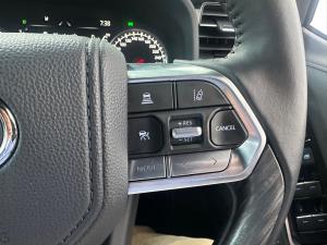 Toyota Land Cruiser 300 3.3D GR-Sport - Image 10