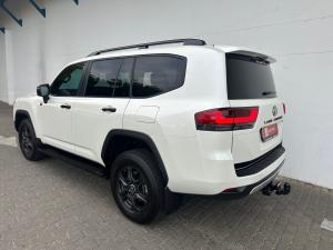 Toyota Land Cruiser 300 3.3D GR-Sport - Image 16