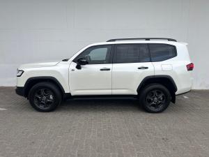 Toyota Land Cruiser 300 3.3D GR-Sport - Image 17