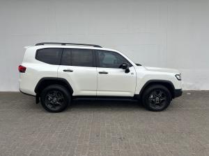 Toyota Land Cruiser 300 3.3D GR-Sport - Image 4