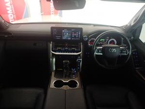 Toyota Land Cruiser 300 3.3D ZX - Image 6