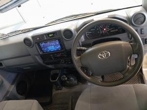 Toyota Land Cruiser 79 4.5D-4D V8 single cab LX - Image 10