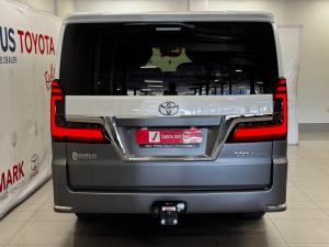 Toyota Quantum 2.8 LWB bus 6-seater VX Premium - Image 5