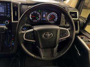 Toyota Quantum 2.8 LWB bus 6-seater VX Premium - Image 8