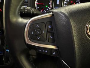 Toyota Quantum 2.8 LWB bus 6-seater VX Premium - Image 9