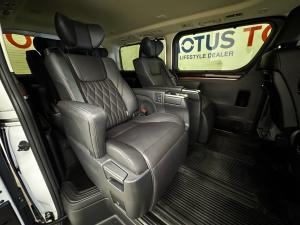 Toyota Quantum 2.8 LWB bus 6-seater VX Premium - Image 14