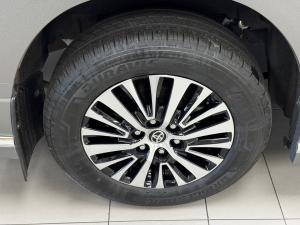 Toyota Quantum 2.8 LWB bus 6-seater VX Premium - Image 17