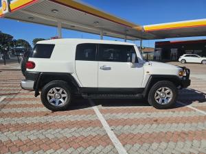 Toyota FJ Cruiser FJ Cruiser - Image 3