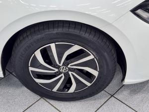 Volkswagen Polo hatch 1.0TSI Life manual - Image 24