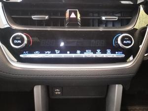 Toyota Corolla Cross 1.8 Hybrid XS - Image 15