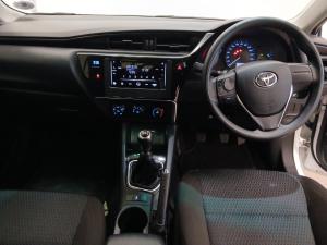 Toyota Corolla Quest 1.8 Plus manual - Image 6