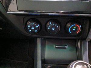Toyota Corolla Quest 1.8 Plus manual - Image 12