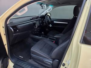 Toyota Hilux 2.4 GD-6 RB Raider automaticE/CAB - Image 7