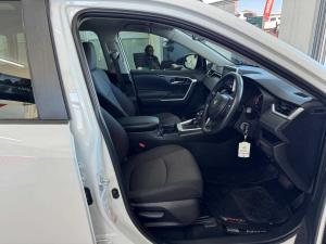Toyota RAV4 2.0 GX CVT - Image 11