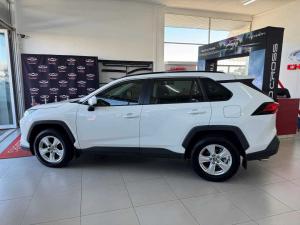 Toyota RAV4 2.0 GX CVT - Image 3